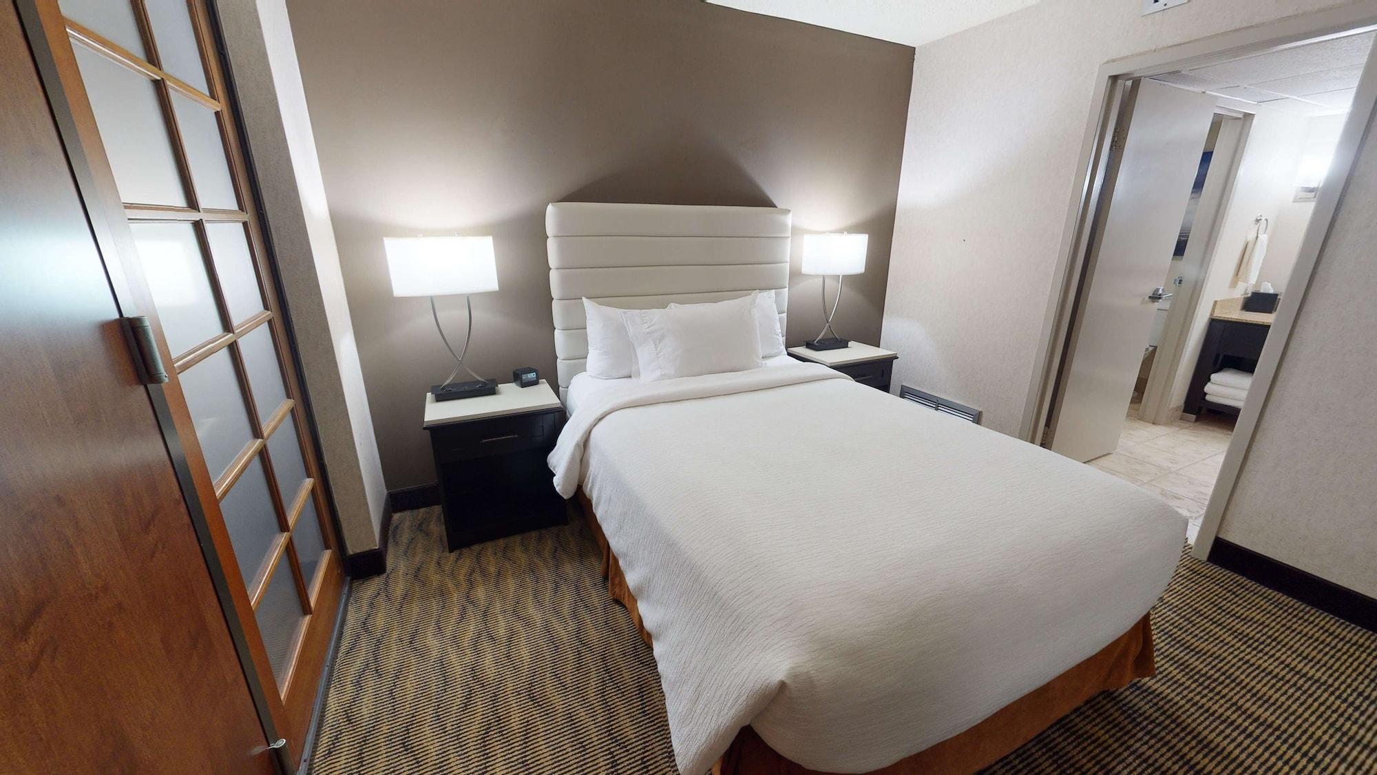 Embassy Suites By Hilton Oklahoma City Will Rogers Airport Экстерьер фото