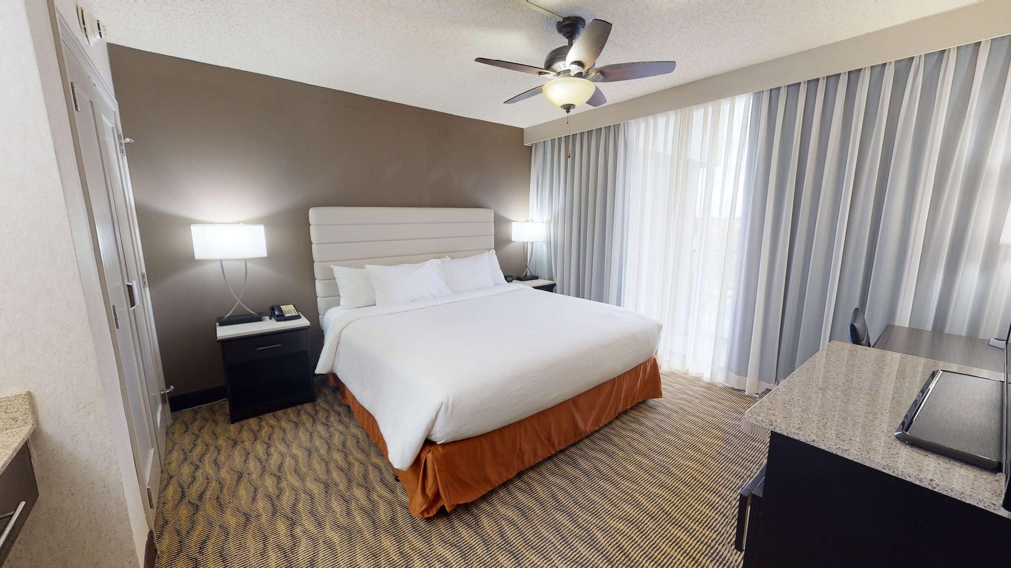 Embassy Suites By Hilton Oklahoma City Will Rogers Airport Экстерьер фото