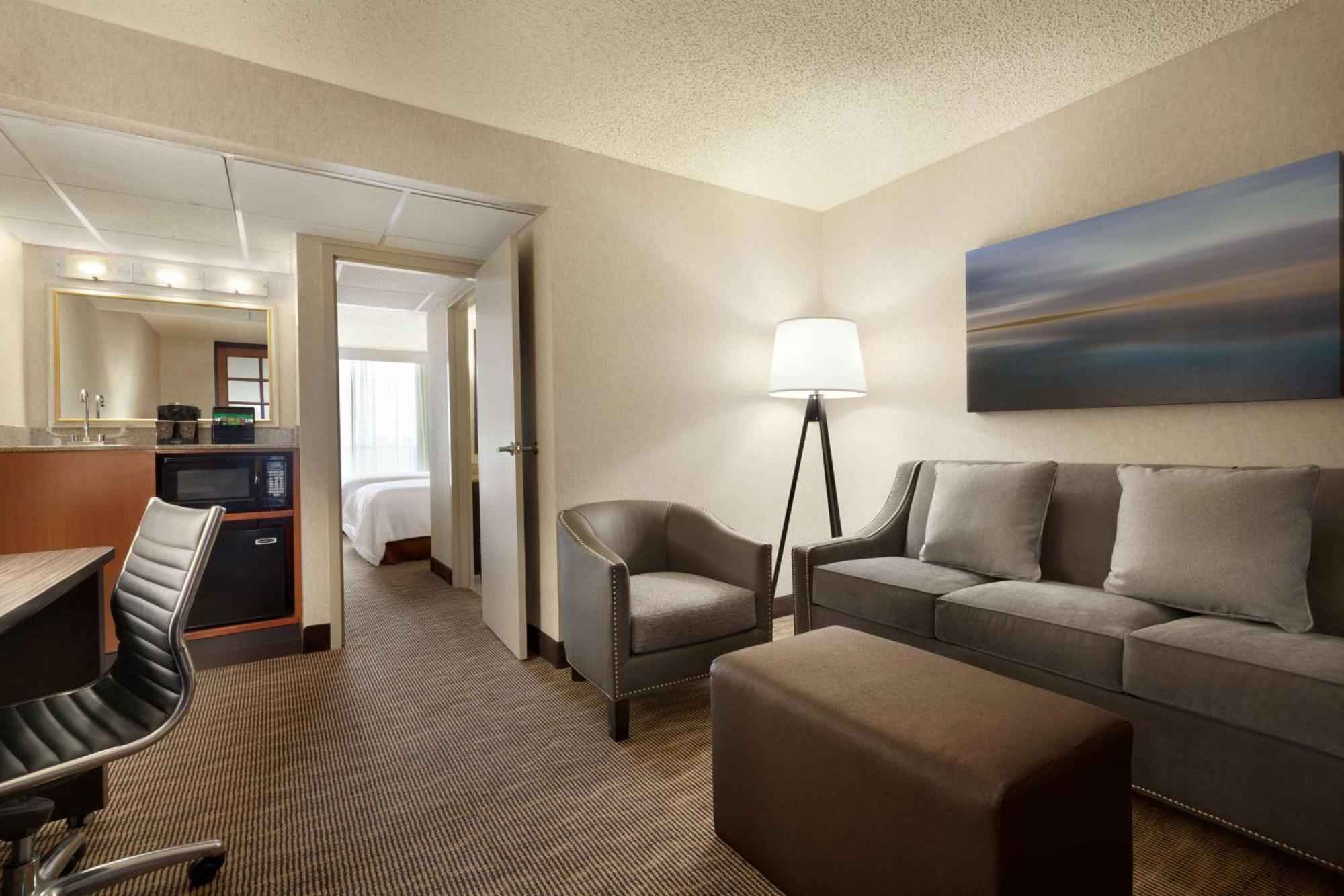 Embassy Suites By Hilton Oklahoma City Will Rogers Airport Экстерьер фото
