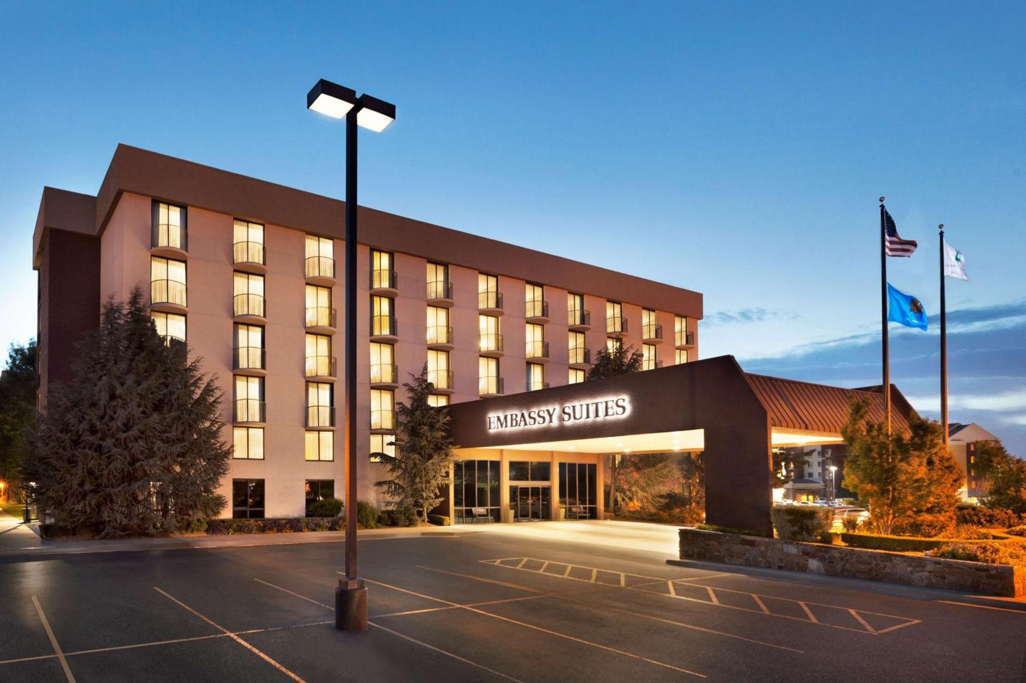 Embassy Suites By Hilton Oklahoma City Will Rogers Airport Экстерьер фото