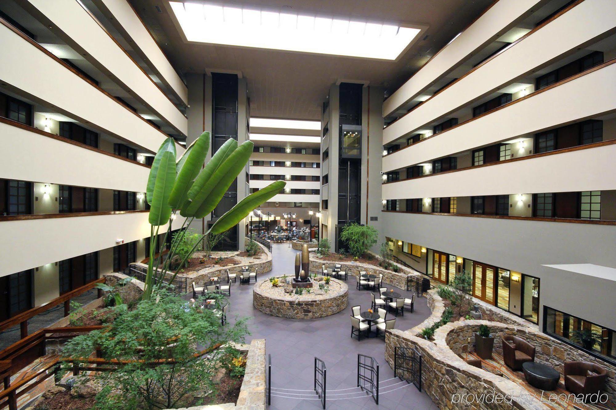 Embassy Suites By Hilton Oklahoma City Will Rogers Airport Экстерьер фото