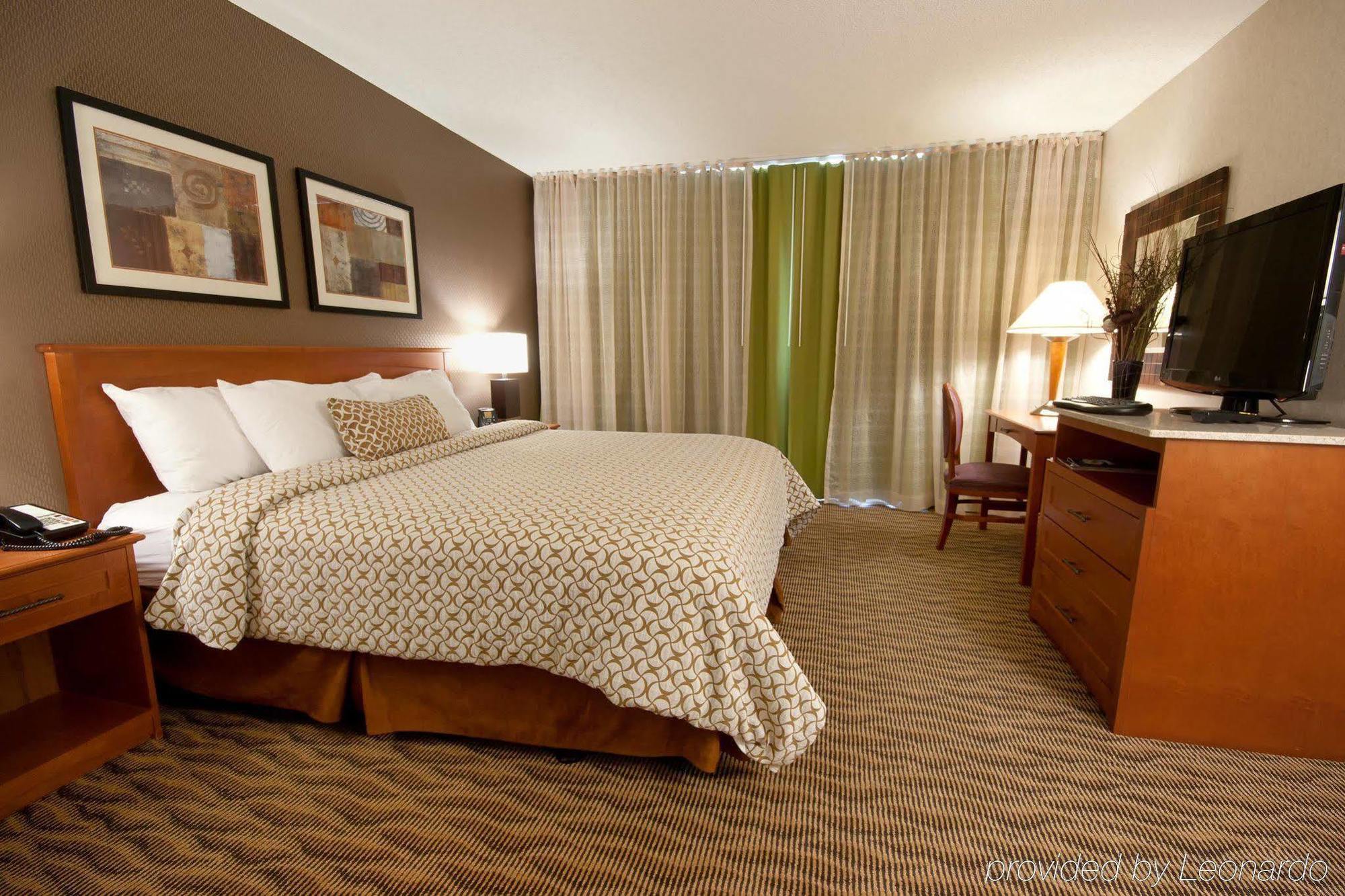Embassy Suites By Hilton Oklahoma City Will Rogers Airport Экстерьер фото