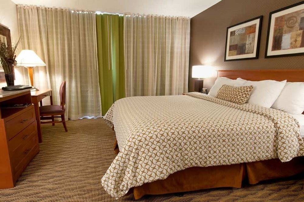 Embassy Suites By Hilton Oklahoma City Will Rogers Airport Экстерьер фото