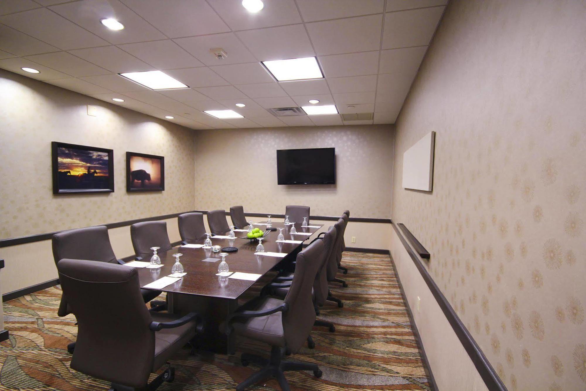 Embassy Suites By Hilton Oklahoma City Will Rogers Airport Экстерьер фото